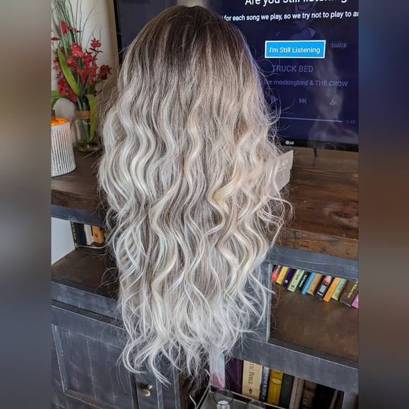 Futura Fiber HF Wig - Picture 5 of 9